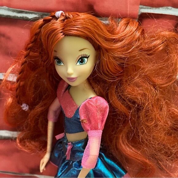 Jakks Pacific Winx Club Believix Bloom fashion doll - Picture 10 of 10